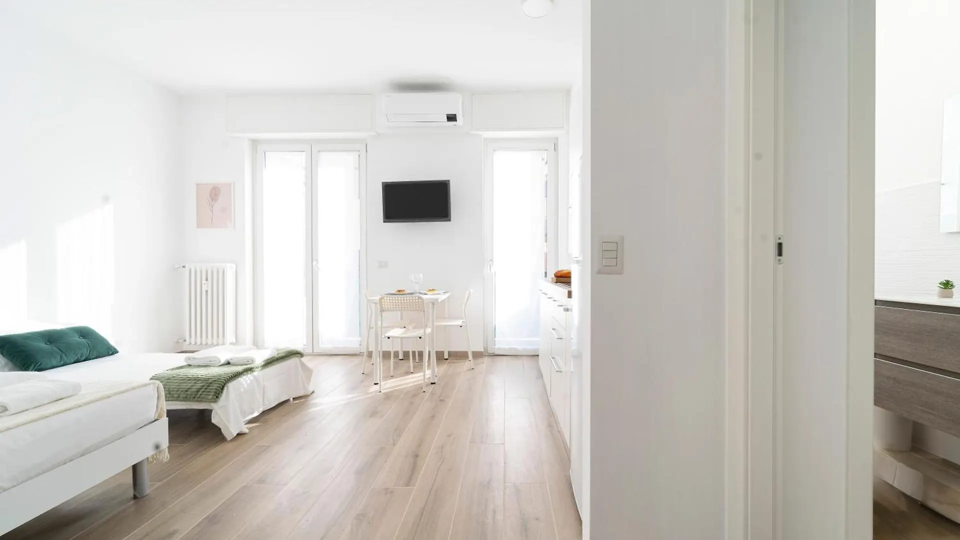 Modern Flat 10 Minutes Duomo Apartment Milan